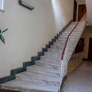  Appartamento Modern And Stylish Flat Next To Metro
